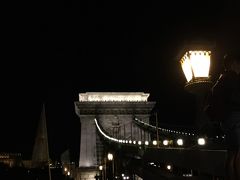 夜のセーチェニー鎖橋へ。
暗いですが大丈夫そう。。。