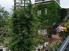 新千歳空港13：30到着
予約をしておいたレンタカーで白い恋人パークへ向かう
札幌は小雨で寒くて庭園を眺める余裕もなかったです