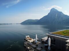 朝はこんなに良いお天気で清々しい朝♪

バルコニーで美味しい空気をたくさん吸ってから、
今日は、Gmunden（グムンデン）までレンタル自転車でサイクリングします！