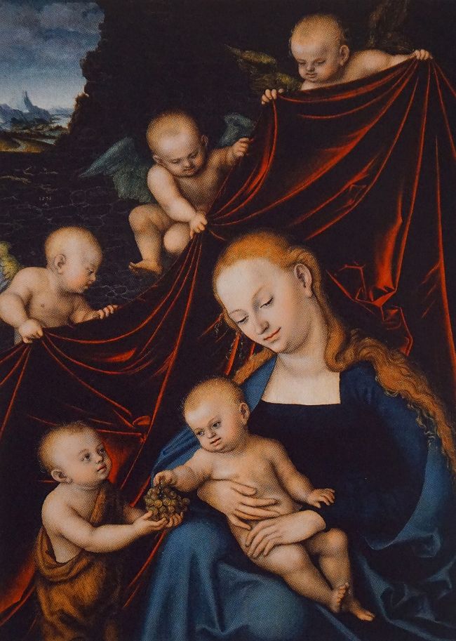 「聖母子と聖ヨハネと天使」ルーカス・クラナハ<br />クラナッハは宗教改革で有名なマルティン・ルターの友人だったのでプロテスタント諸侯のザクセン選帝候ヨハン・フリードリッヒに仕えますが、カトリック教徒の顧客からの注文も途絶えることが無かったそうです。幼子の姿で描かれた従兄弟の洗礼者ヨハネの姿があり、イエスに葡萄を渡しています。これはブドウから造られるワインは聖体拝領でキリストの血とされることから死を予感させます。