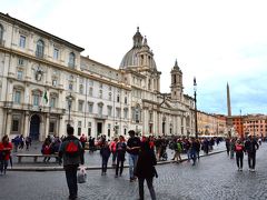 Piazza Navona 

私にとってローマに来たなぁ～って感じる1つがここナヴォーナ広場。細長い広場には教会や噴水がありいつもたくさんの人で賑わっている。