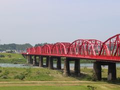 駅に戻る途中に寄った四万十川橋、通称「赤鉄橋」。
今日は天気がいいので、四万十川めぐりには絶好の日だったことでしょう。
次回は四万十川沿いのレンタサイクルをチャレンジしてみましょう。