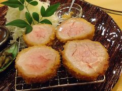 ヘレカツ・シャトーブリアン、ピンク色のお肉が美しい。
絶妙な揚げ加減ですね、表面には肉汁がうっすら。
とっても柔らかくジューシー、お塩がお肉の旨みを引きたてます。
