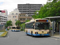 このあたりの路線バスは、阪急バスです。
