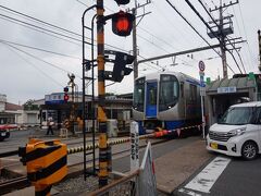 　普通電車で１駅下り、三沢駅へ。1924年の大牟田線開業時に開設された、歴史ある駅です。
　上下線それぞれに改札があるので、跨線橋いらずの原始的なバリアフリー構造。