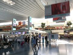 4日？ぶりの羽田国際線ターミナルに到着。
今日はJALです。
韓国発券は何故かJALばかりです。。。

今日は保安検査が混んでいたので、ガラガラだった優先で。
夜だと逆に優先の方が混んでるので、久しぶりに使ってちょっとどぎまぎ(^_^;)