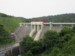 前編にて
　茨城県のダムカードをコンプリートすべくETC夜間割引を使って北茨城へ、しかし福島県南東部の「高柴ダム」「四時ダム」は茨城県から直ぐの位置
今後を鑑み併せて巡る事としして、ついに福島県に初進出しました

※前編の様子はこちら
　https://4travel.jp/travelogue/11371372

中編にて
　福島県から茨城県に入り比較的沿岸部を南下しながら「水沼ダム」「小山ダム」「花貫川ダム」「十王ダム」と巡りました

※中編の様子はこちら
　https://4travel.jp/travelogue/11372936

※写真は中編の最終地「十王ダム」