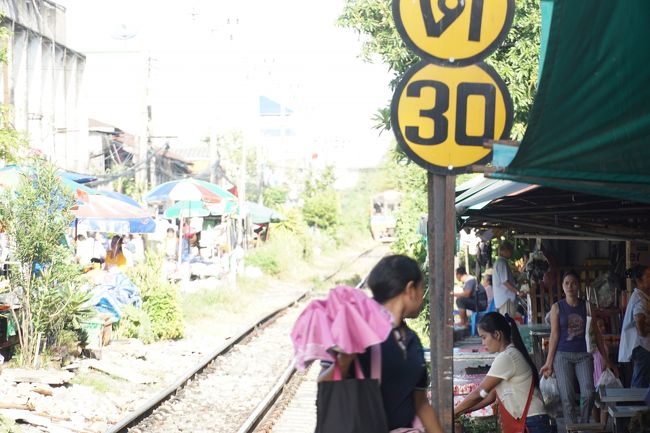数分遅れで列車がきました。