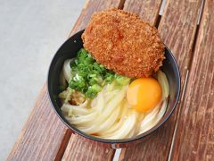 須崎食料品店　「コシの強い太麺」が特長の超有名店