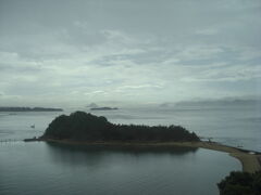 3か月ぶりに瀬戸内海を渡る。

天気は良くないけど、暑いから晴れてない方がいい。