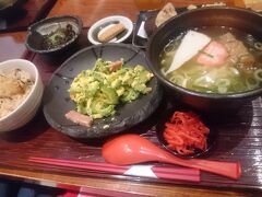 大阪で沖縄料理（笑）
ランチのセットがかなりの充実内容です。