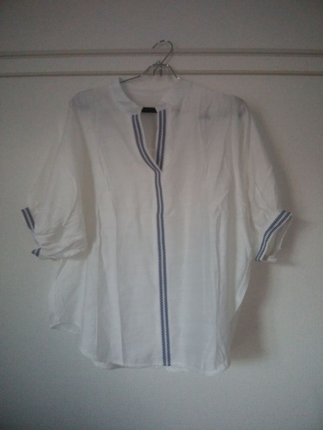 肌触りのよいブラウス。<br />W10,000。