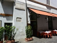 老舗ジェラート店『Giolitti（ジョリッティ）』から近い『Ristorante Maccheroni（マッケローニ）』でランチにします。

http://www.ristorantemaccheroni.com/