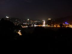 18:34-18:43 レイク・ビュー・ポイントからキャンディの夜景を眺める