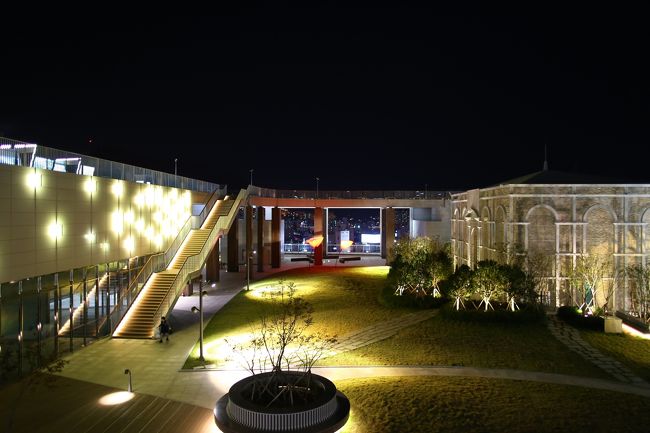 ロッテ百貨店光復店の屋上に来ました。<br />広い屋上です。<br />