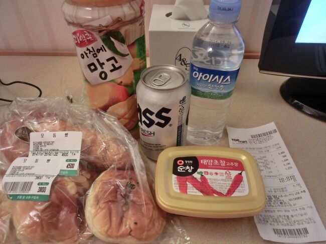 マンゴージュース、カスビール、お水、コチジャンなど<br />全部で10､070W／1､094円でした。