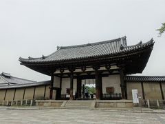 法隆寺に到着。入口にあたる中門。