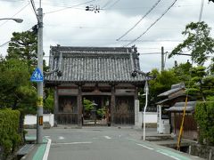 亀岡駅からバスに乗って穴太寺前まで。
バス停からはお寺はすぐです。
「西国札所21番穴太寺」です。