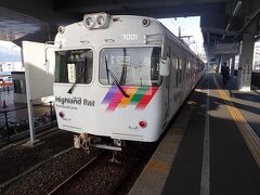 たった２両のかわいい電車
どっかで見たな？と思ったら元・京王井の頭線の電車でした。