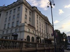 夕方には駅前のホテル「ザ・リージェント・エスプラネード・ザグレブ」に無事到着。非常に歴史あるホテルのようです。
