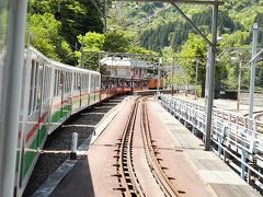 さぁ&#10071;



いよいよ出発進行よぉ～&#128587;






トロッコ列車は意外と長い編成で……確か20両位の編成でゆっくりと進んで行きました……&#128643;&#128168;





