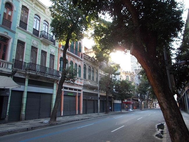 朝、セントロ<br /><br />怖いくらいにひっそり・・・(^^;