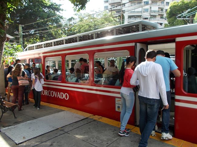 登山電車は５０レアル（往復）