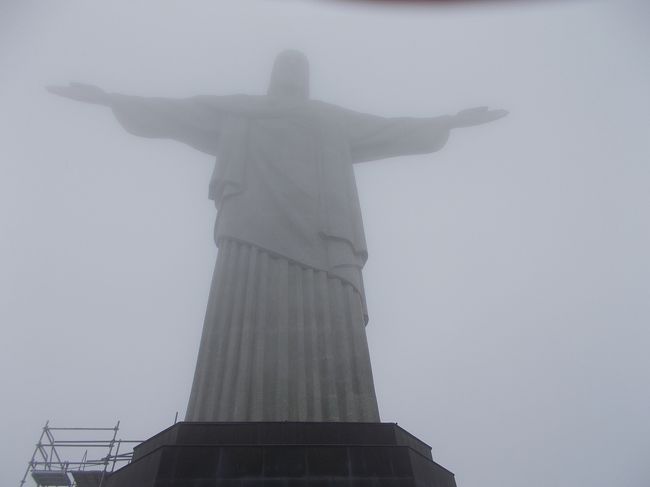 またガスってきた～<br /><br />キリストが顔を出したのは数分でした・・・