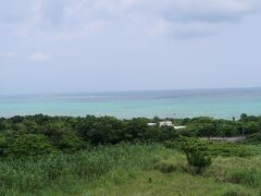 玉取崎へやってきました。
石垣市街--玉取崎--平久保崎間は車で各30分程度。
ドライブにはちょうどいい距離ですね。