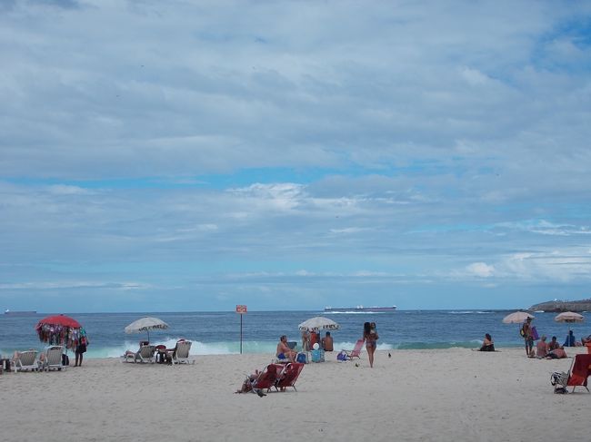 夏じゃないので人はまばら・・・
