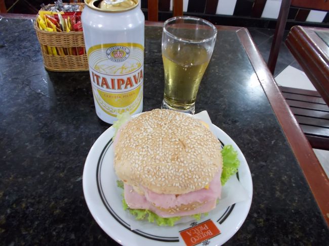 ハンバーガーとビール  16.5レアル
