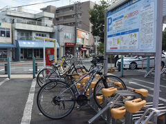 場所は一気に飛んで伊豆箱根鉄道駿豆線三島田町駅です。
駅横(三島駅側)の駐輪場に自転車を停めました。