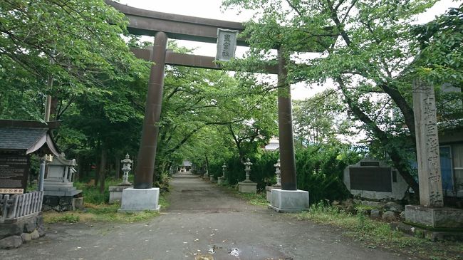 天徳２年（９５８年）には、村上天皇により、氏子の祭祀の利便のため河口湖の南岸に里宮が創建された。