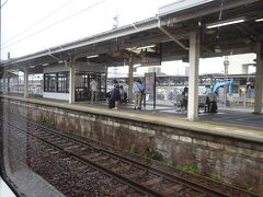 桑名駅に到着。
名古屋を出発して、最初の停車駅。