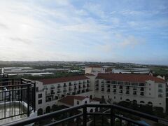 ７月６日午前７時。ホテル日航アリビラのラナイ（テラス）からの定点写真。