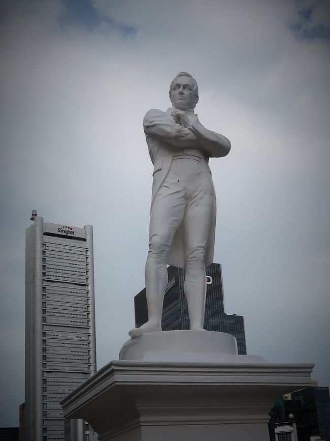 Singapore-2 ラッフルズ像 自由貿易港の創設者 ☆朝食/金融街 Singapore-2 ラッフルズ像 自由貿易港の創設者 ☆朝食/金融街