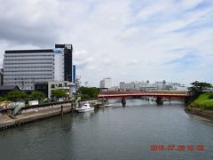 天空橋から見た北方向。

上流には穴守橋と本日宿泊予定の京急EXイン羽田。