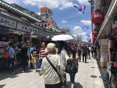 高速バスで東京へ

あぢーよ！浅草！インバウンドばっかし！

舟和の芋ようかん買って！