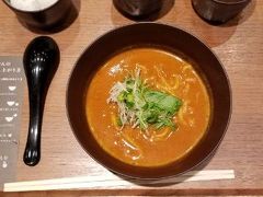 朝トマトカレーうどんを食べて、宮古島に替わる旅先を考える