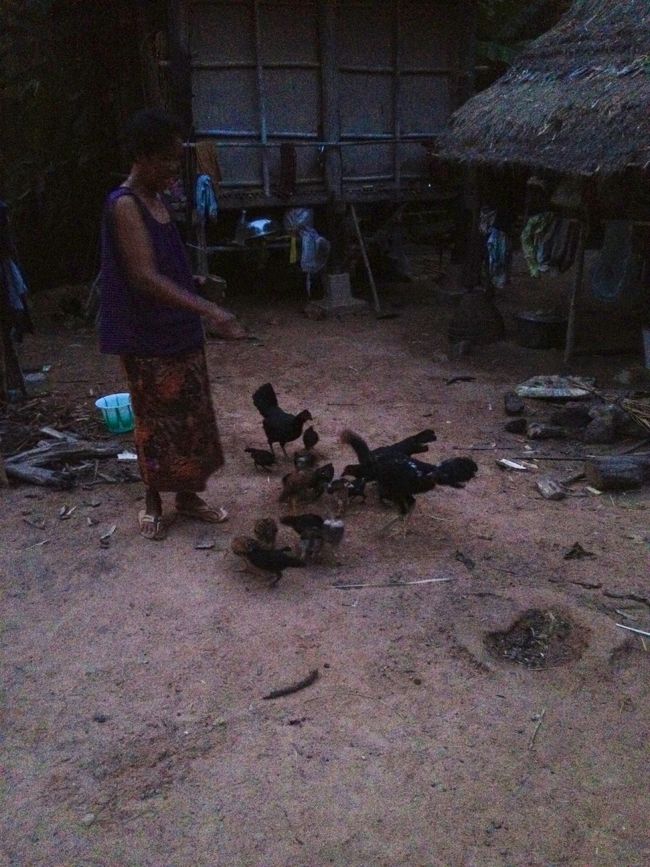 私たちからしたら決して良いとは言えない環境の中でも、村の大人たちはいつも笑顔で明るくて、子供たちはいつも無邪気にはしゃいでいました。<br /><br />自分たちにとっては非日常的な光景も現地の人には日常的なもので、それはもしかしたら日本より豊かなものなのかもしれないなと。<br /><br />発展することが幸せとは直結しない、改めて幸せにはいろんな形があるのだ思わされたりしました。