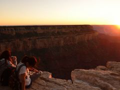 グランドキャニオン公園内に宿泊し、朝陽及び夕陽を鑑賞

これは夕陽