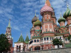 　聖ワシリー寺院
　１６世紀中頃に創建された、クレムリンと並んでモスクワのシンボル的な建物です。