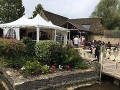 Bibury Trout Farm 水産養殖場　です。
鱒がいます。