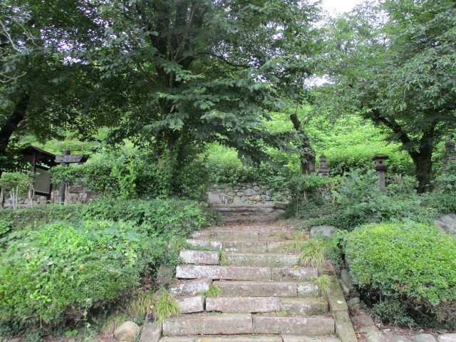 小幡織田家七代墓所・石段