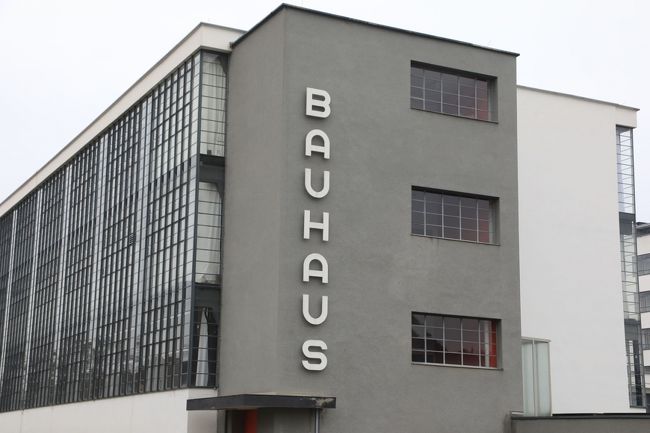 バウハウス デッサウ校舎 | BEST ARCHITECTURE | カーサ