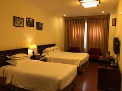 ○クスペディアの割引使ったとしても
安くてコスパの良かったホテル。

写真に写ってないけど、
手前にもう一つベット置けるぐらいの
謎のスペースある…