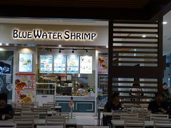 おやつはこちらのブルーウォーターシュリンプさんでいただきます。
ハワイのガーリックシュリンプのお店ですね。
有名です。
沖縄にもあるんですね。
