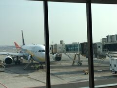 12月27日 15時
ムンバイのチャトラパティ・シバージ国際空港に到着。インドは地味に4年ぶり。