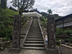 この宿場で最も高いところにある、光徳寺さんです。