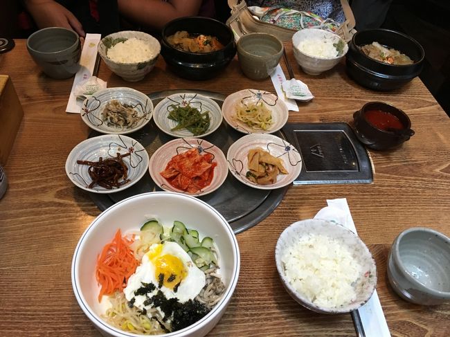 お昼ご飯です。ビビンバを頼みました。<br />豪華ではありませんが、おいしかったです。